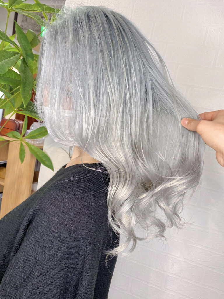 ホワイトカラー ホワイトヘアー ブリーチ ブロンドヘアー 失敗 白髪 シルバーヘア