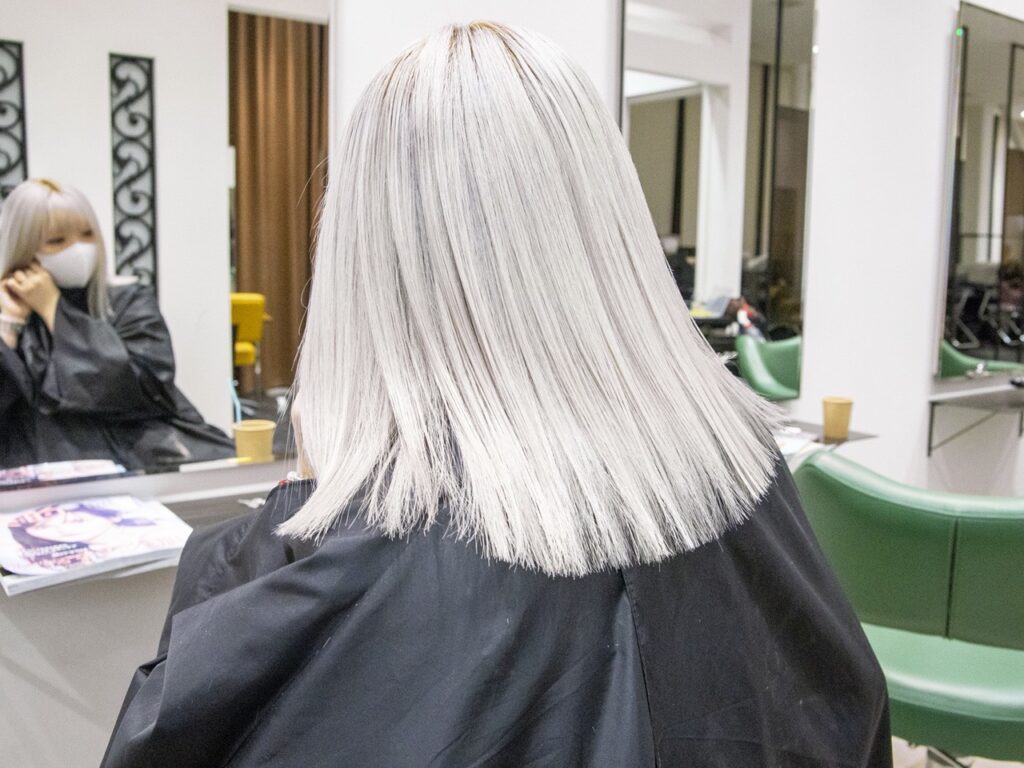 ホワイトカラー ホワイトヘアー ブリーチ ブロンドヘアー 失敗 白髪